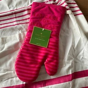 NWT Kate spade apron and oven mitt